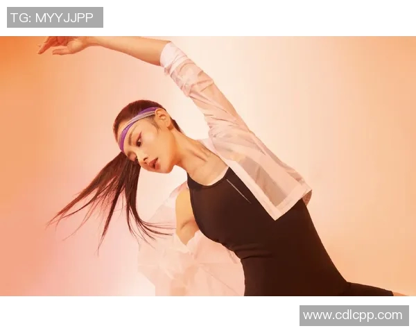 足球明星球场穿搭时尚解析引领潮流的运动风格与个性表达