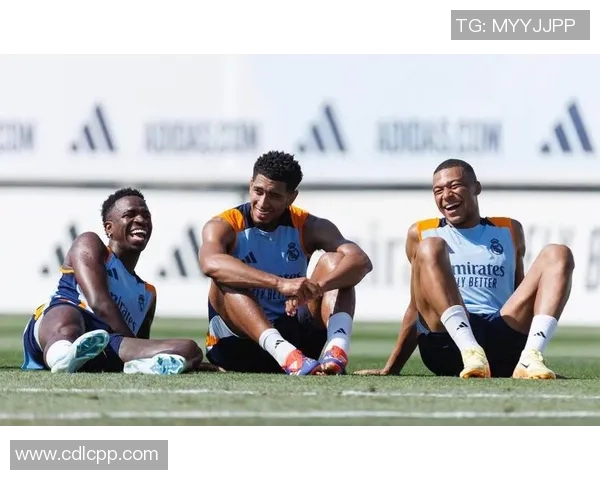 外国足球明星超强表现引领全球热潮激发年轻球员无限潜力与梦想